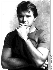Urich posed in character for this 1987 photo for the ABC show 